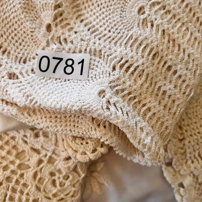 Big Lot Vintage Lace, Tatting Table Clolthes, Table Linens, Etc.