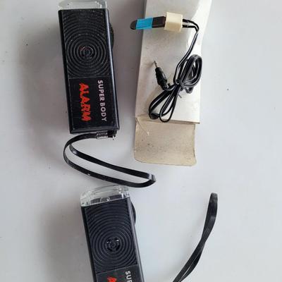 2 vintage superbody alarms.