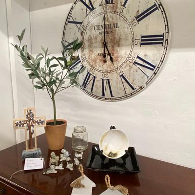 Farmhouse Home Decor and Clock Lot