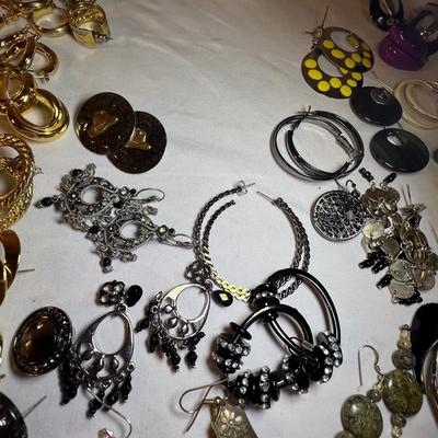 Mega Assortment of Fashion Earrings (P-RG)