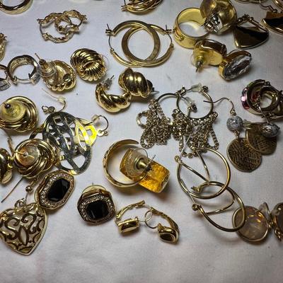 Mega Assortment of Fashion Earrings (P-RG)