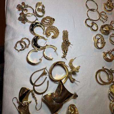 Mega Assortment of Fashion Earrings (P-RG)