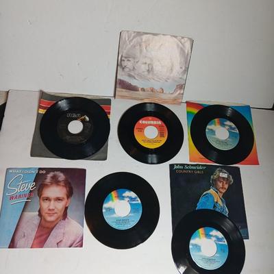 FIVE -45 LP Records - with cases Steve Wariner - John Schneider - Johnny Cash - and more !