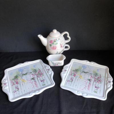 LOT 8K: Pfaltzgraff Cape May - Tea for One Stacking Teapot, Sweetener Holder & Garden Gate Trivets