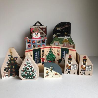 LOT 27K: Vintage Winter & Christmas The Cat's Meow Collection