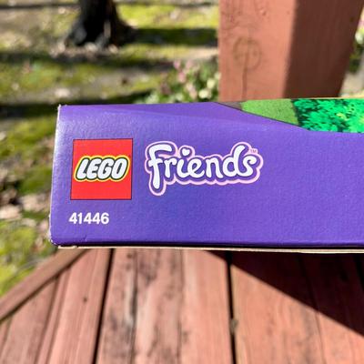 LOT 76 L: Sealed Lego Friends 