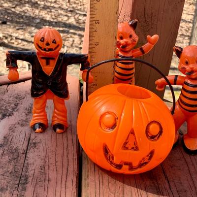 LOT 78 L: Vintage Halloween: 1950's Plastic Rosbro Scarecrow Jack -O-Lantern & Cats, Mini Jack-O-Lantern Bucket, Mini 