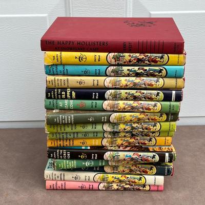 LOT 90G: Vintage 1950s - 60s Children's Books - The Happy Hollisters Series