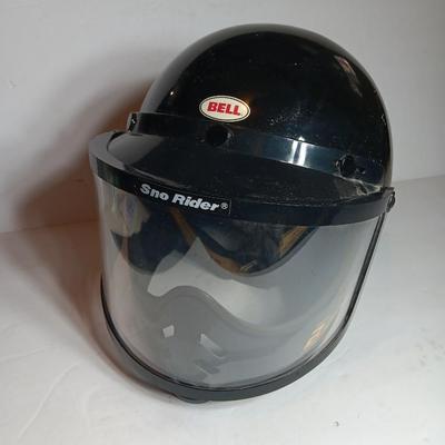 DOT 7.5 BELL HELMET With Sno shade - Snowmobile - BMX 3 Helmet