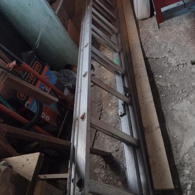 Aluminum Extension Ladder- 17 Feet
