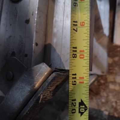 Aluminum Extension Ladder- 17 Feet