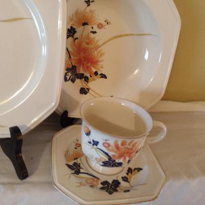 Mikasa Continental Ivory Dinnerware- Approx 71 Pieces