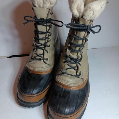 La Crosse Winnipeg Size 11 lined Snow boots with new laces