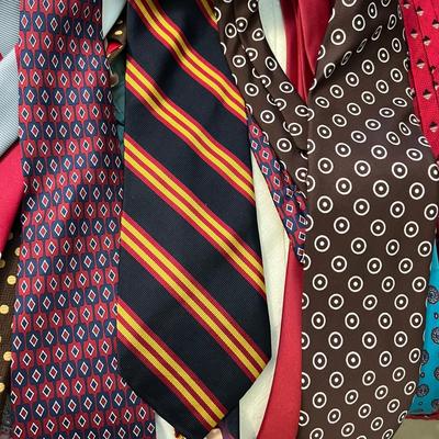 Menâ€™s Hats & Huge Ties Lot