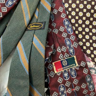 Menâ€™s Hats & Huge Ties Lot