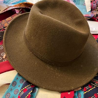 Menâ€™s Hats & Huge Ties Lot