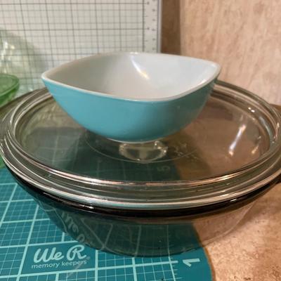 Small blue. Square Pyrex bowl and custard cups