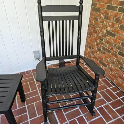 Pair of Cracker Barrel Rocking Chairs and a side Table (BY-DW)