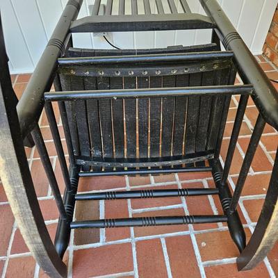 Pair of Cracker Barrel Rocking Chairs and a side Table (BY-DW)