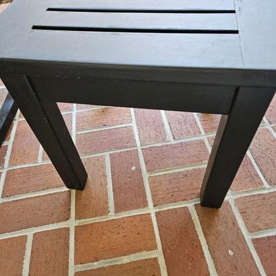 Pair of Cracker Barrel Rocking Chairs and a side Table (BY-DW)