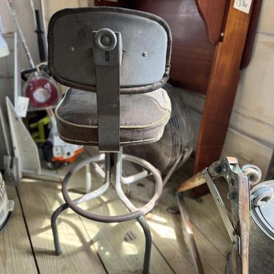 W1504 Vintage Industrial Stool