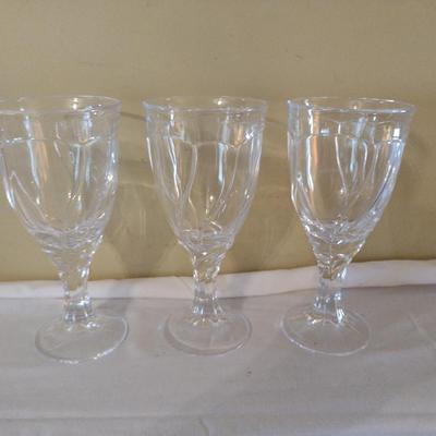 Mikasa Sweet Swirl Clear Glass Wine/Water Goblets- 7 Pieces