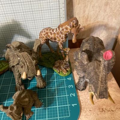 Safari animal figurines
