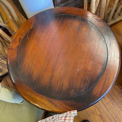 Round Table