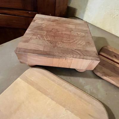 Assorted cutting boards