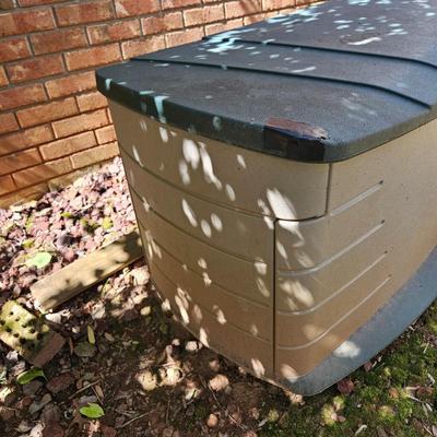 A Pair of Rubbermaid Outdoor Storage Cabinets (BY-DW)