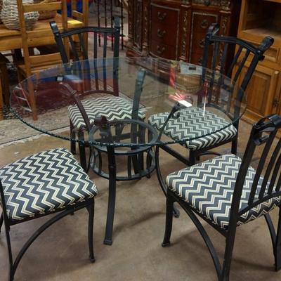 Round Glass Top Table w/ 4 Metal Chairs