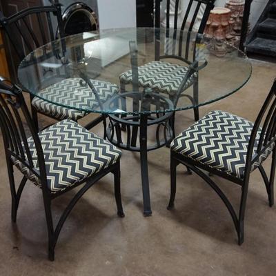 Round Glass Top Table w/ 4 Metal Chairs