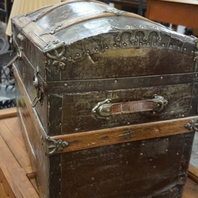 Vintage Style Dome Top Trunk