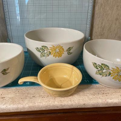 Vintage nesting bowls