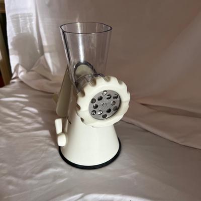 Kitchen Equipment: Mandolin, Juicer, Electric Mixer, & More (DR2-MK)