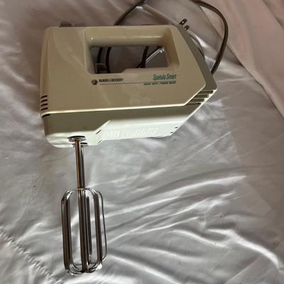 Kitchen Equipment: Mandolin, Juicer, Electric Mixer, & More (DR2-MK)