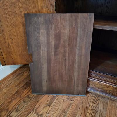 Henredon Solid Wood w/Veneer Overlay Entertainment Center (LR-JS)