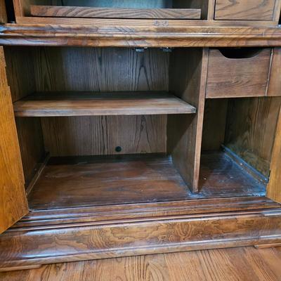 Henredon Solid Wood w/Veneer Overlay Entertainment Center (LR-JS)