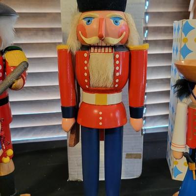 LOT OF 6 VINTAGE GERMAN NUTCRACKERS