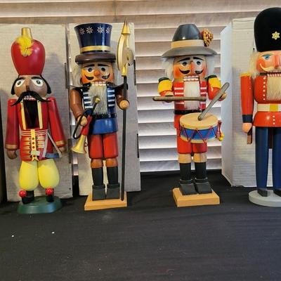 LOT OF 6 VINTAGE GERMAN NUTCRACKERS