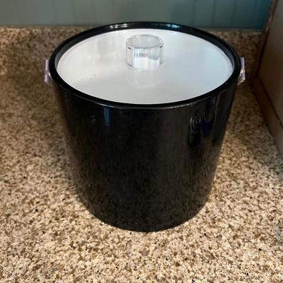 Yeti Insulated Cups and More (K-MK)