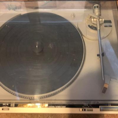 Technics SL-8200 Turntable
