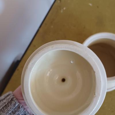 Teapot w/Lid Cream Color