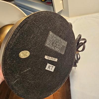 Two Bronze Metal Table Lamps (LR-JS)