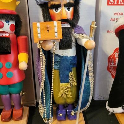 Lot 16 - SIGNED GERMAN STEINBACH NUTCRACKERS & 1 EXTREMELY RARE