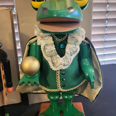 Lot 16 - SIGNED GERMAN STEINBACH NUTCRACKERS & 1 EXTREMELY RARE