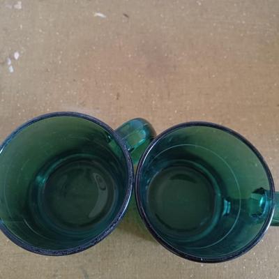 2 green mugs