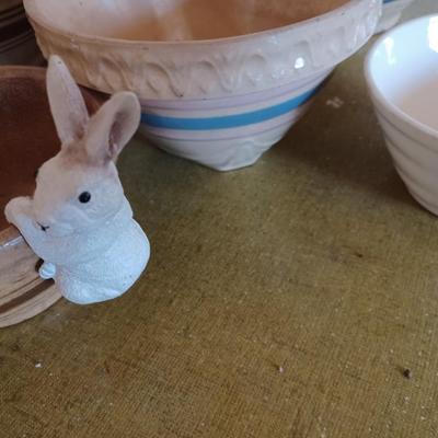11 pc planter lot w/ bunny and flag