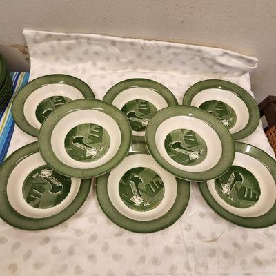Set of 8 flanged soup bowls