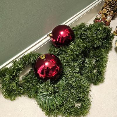 Assorted Christmas Decor (UB2-JS)